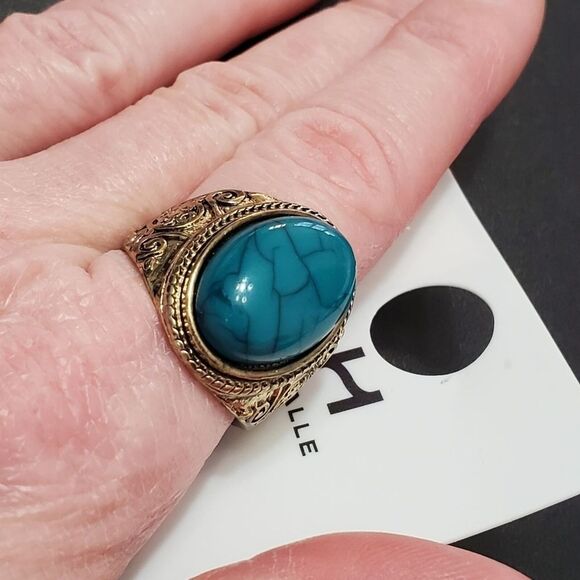 **Final Sale** Silver tone blue acrylic stone ring Size 7.5 - Picture 2 of 7